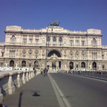 Mancata dichiarazione di congruità catastale: nullità dell’atto