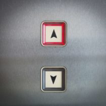 La manutenzione degli ascensori? Va eseguita dal tecnico autorizzato