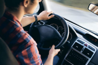 Come fare il calcolo del passaggio di proprietà auto?