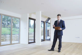 Sanzioni disciplinari per gli agenti immobiliari abusivi