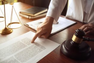 Casellario giudiziale per i minorenni: come richiedere il certificato?