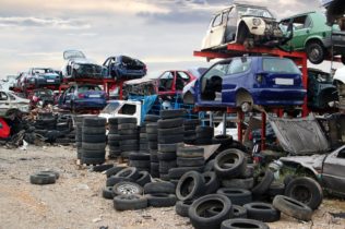 Demolire auto all’estero: quali documenti presentare in Italia?